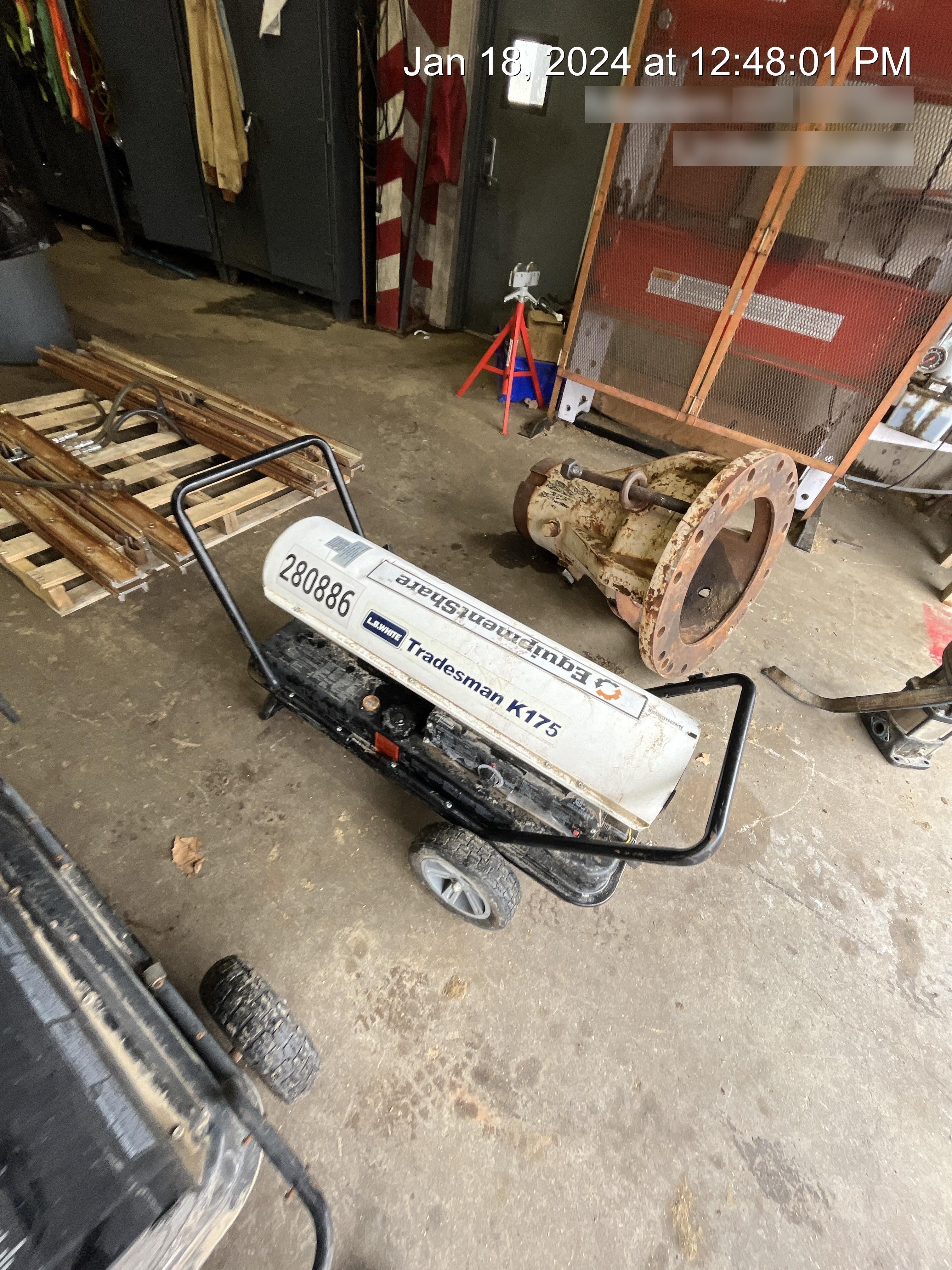 2022 LB WHITE Tradesman K175