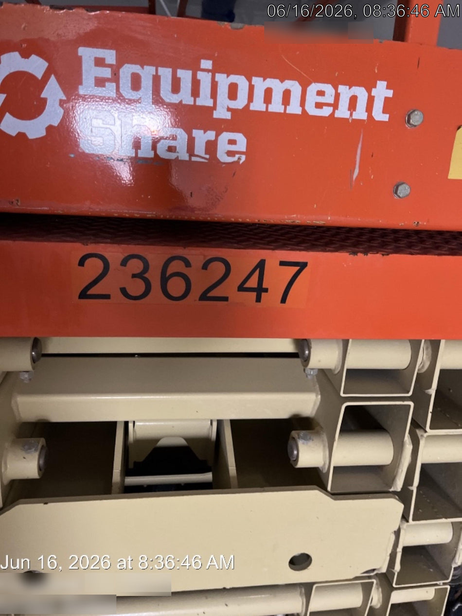 2022 JLG ES3246