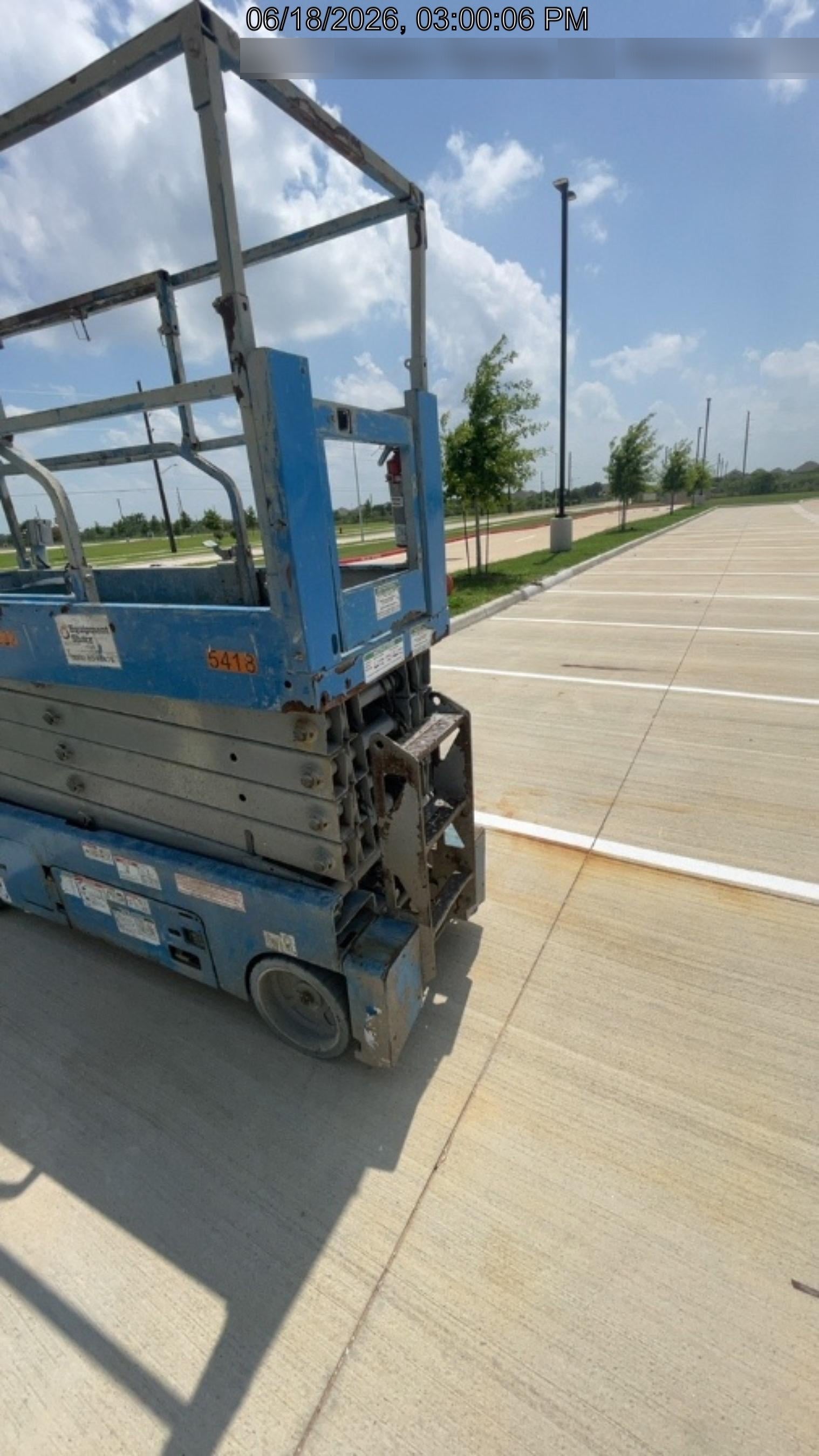 2017 Genie GS-3232 32' Narrow Electric Scissor Lift