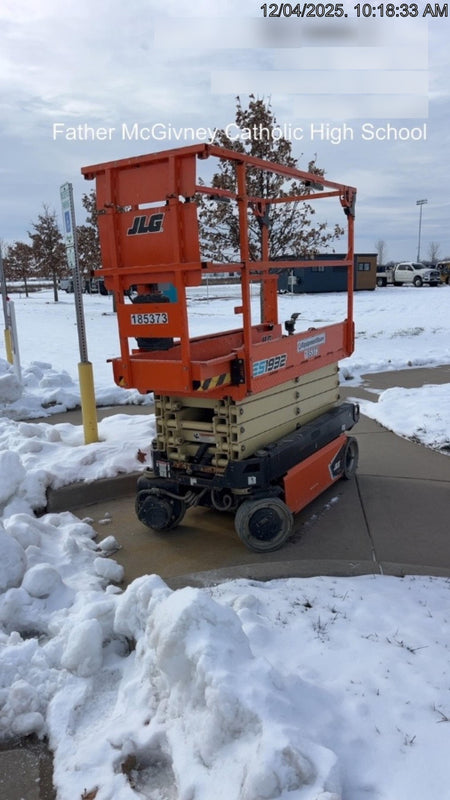 2021 JLG ES1932