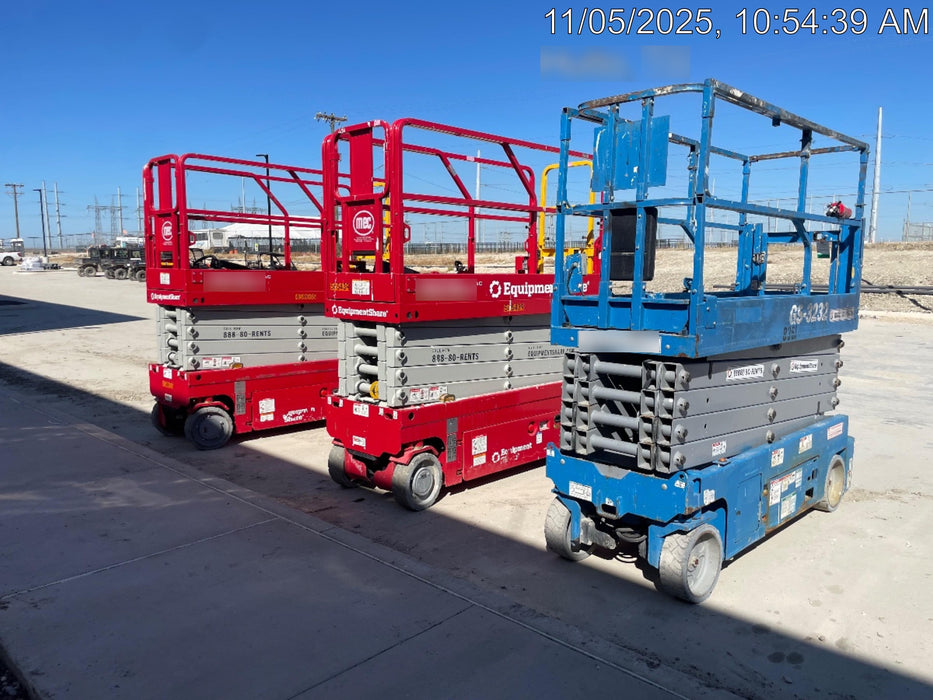 2018 Genie GS-3232 Genie GS3232 Lift w/Folding Rails and Swing Gate