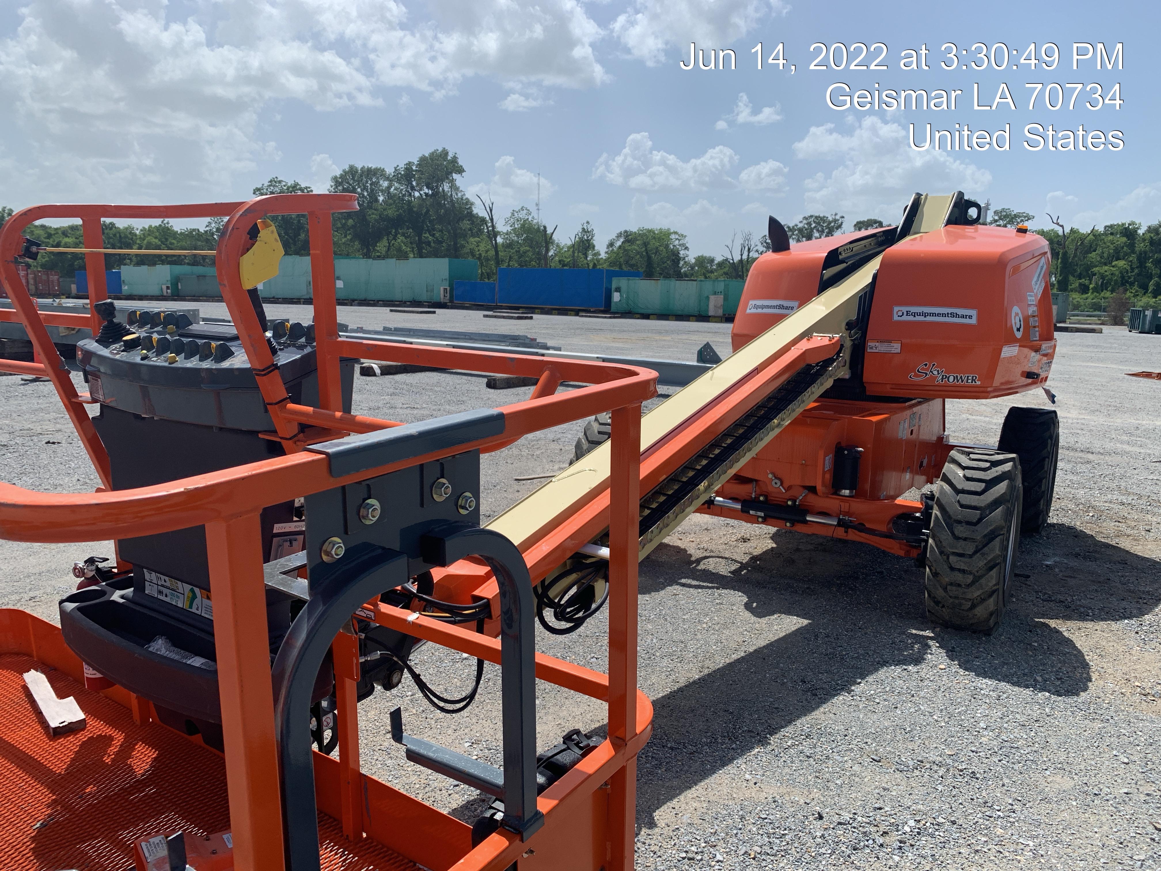 2021 JLG 400S