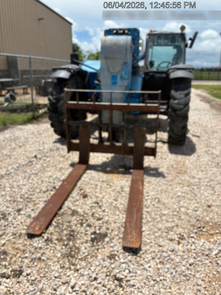2018 Genie GTH-844 Genie GTH-844 w/Enclosed Cab w/HVAC, Work Lights, Solid Tires, Beacon, 60" Carriage and Forks