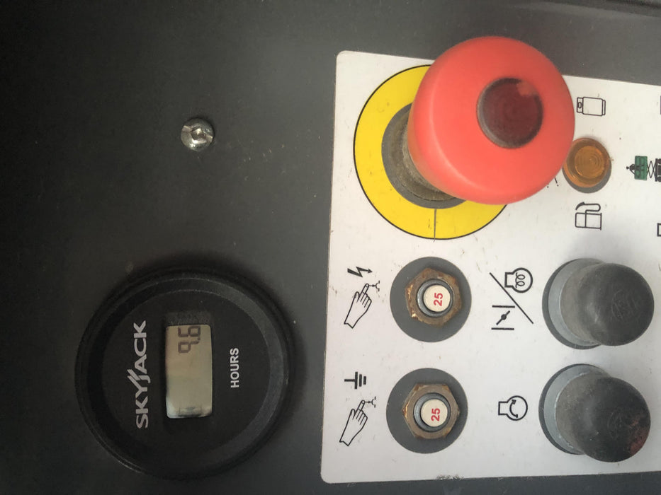 2018 SKYJACK SJ6832 RT