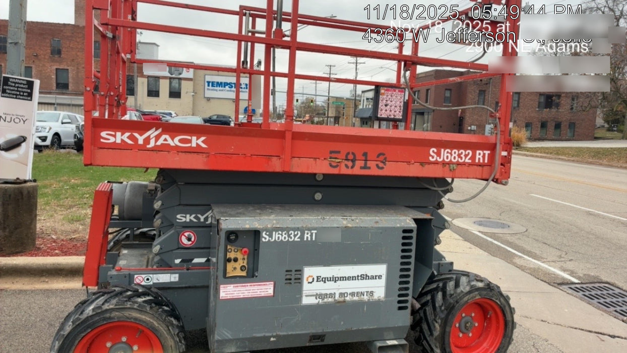 2017 SKYJACK SJ6832 RT