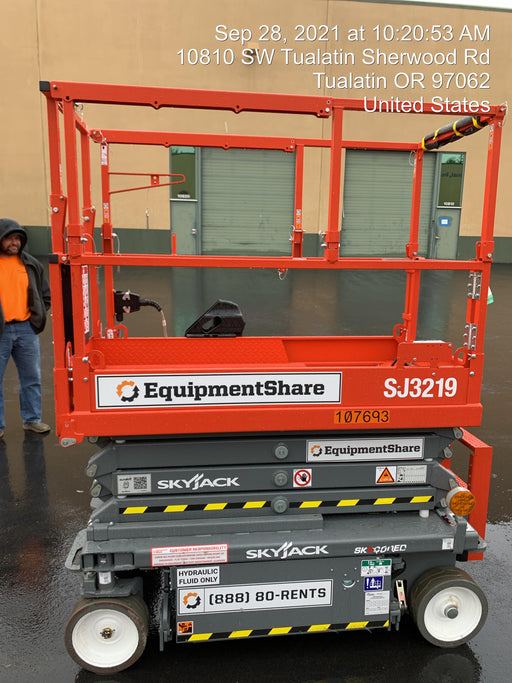 2020 Skyjack SJIII-3219 Solid NM Tires, Half height spring hinged entry gate, Dual Beacons, 800W Inverter