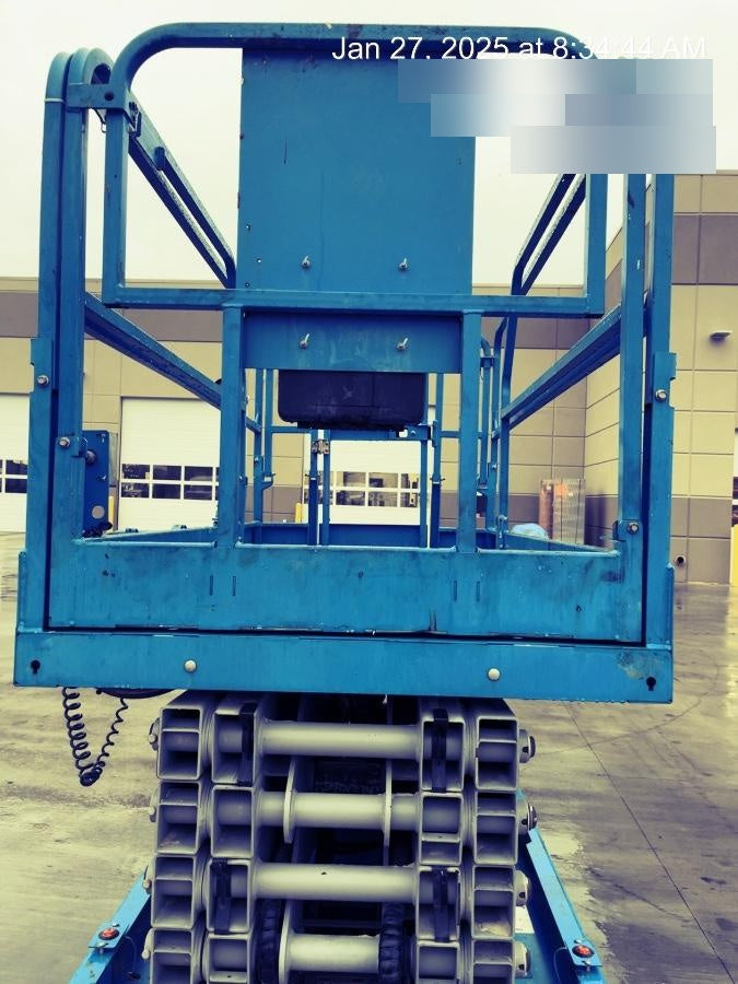 2019 Genie GS-4047 Folding rails with half height swing gate