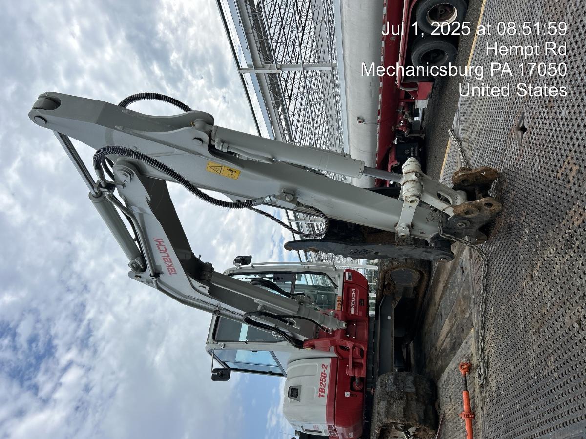 2025 TAKEUCHI TB250-2CR