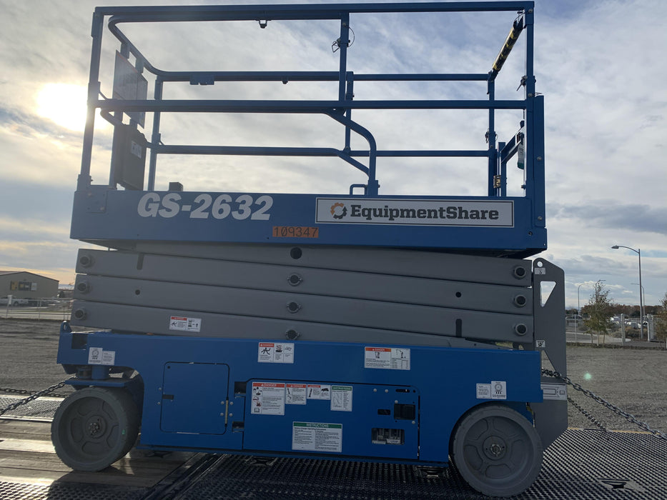 2020 Genie GS-2632 Solid NM Tires, Folding Rails with Half-Height Swing Gate, Beacon, 800W Invertor