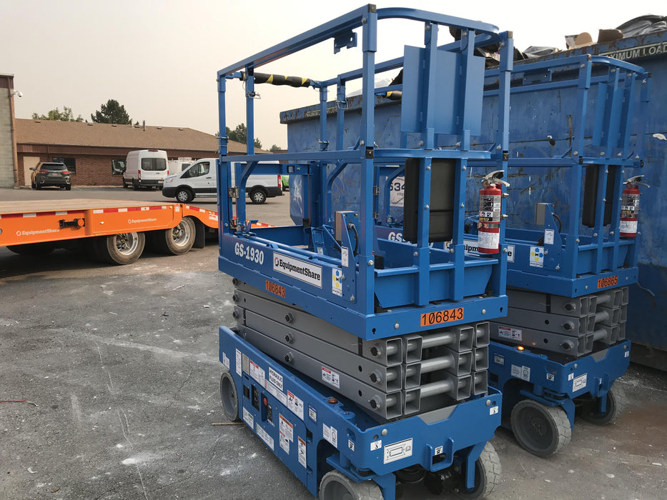 2020 Genie GS-1930 Solid Non Marking Tires, Beacon, Folding rails with half height swing gate, 800W Inverter