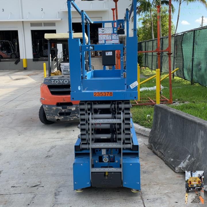 2022 GENIE GS-3232