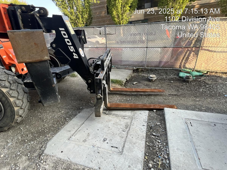 2021 JLG 1001095418S