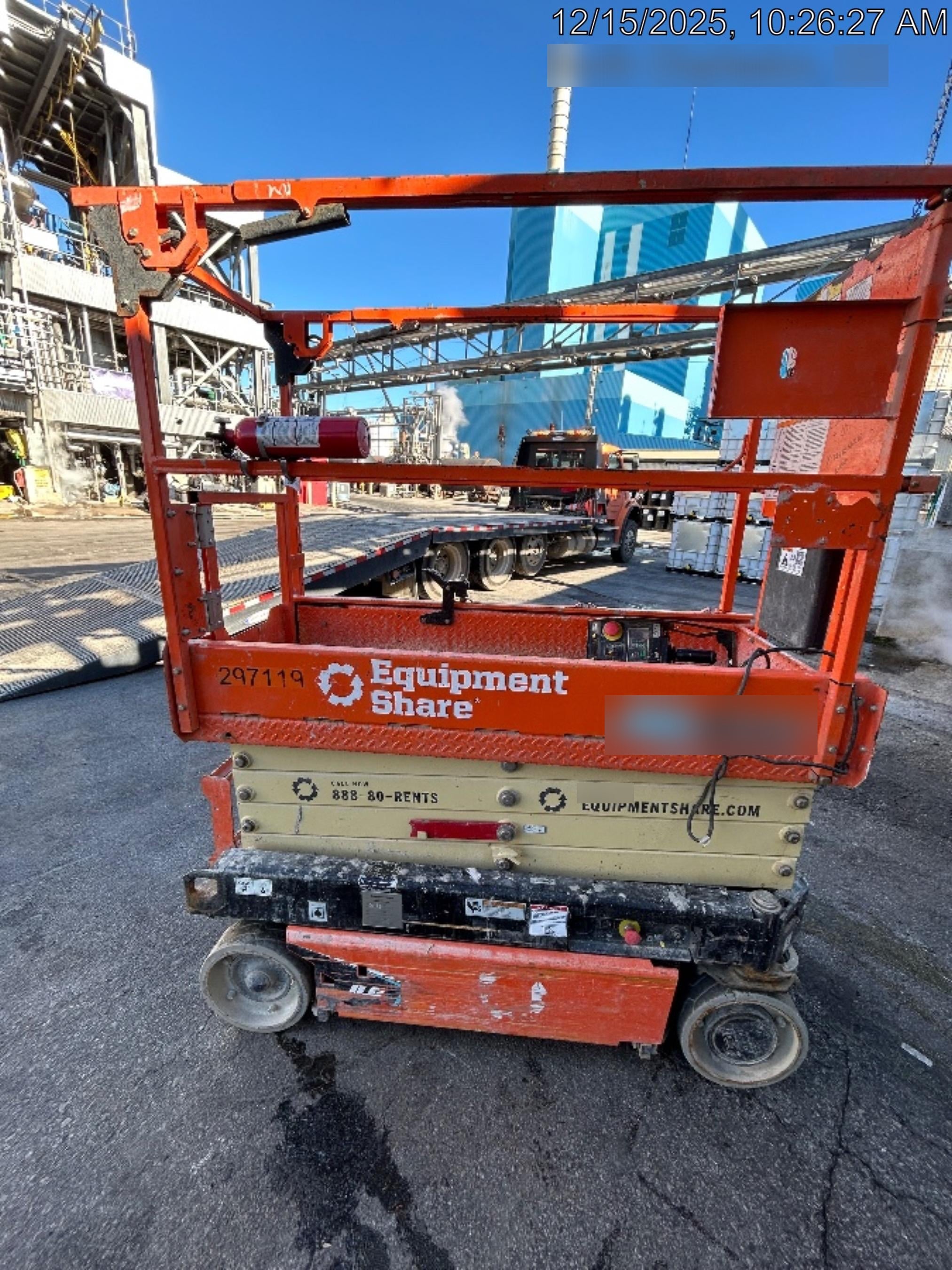 2023 JLG ES1932