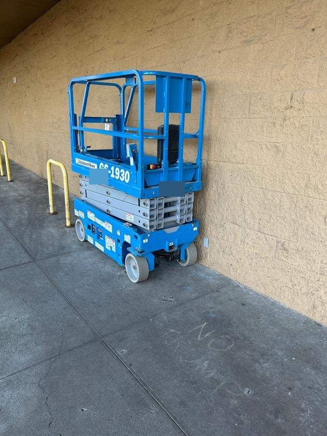 2019 Genie GS-1930 Half Height Swing Gate, 800W Inverter