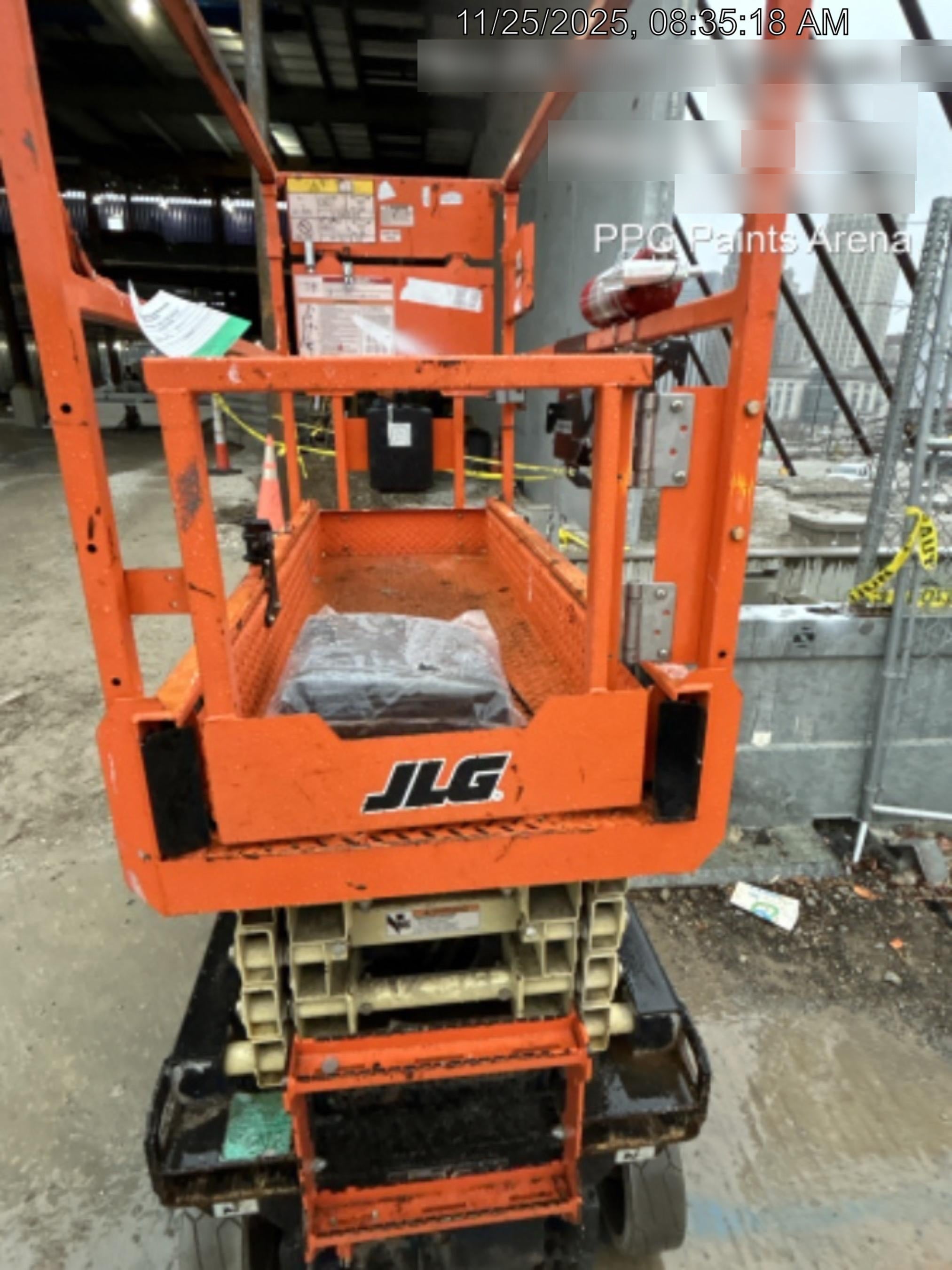 2022 JLG ES1932
