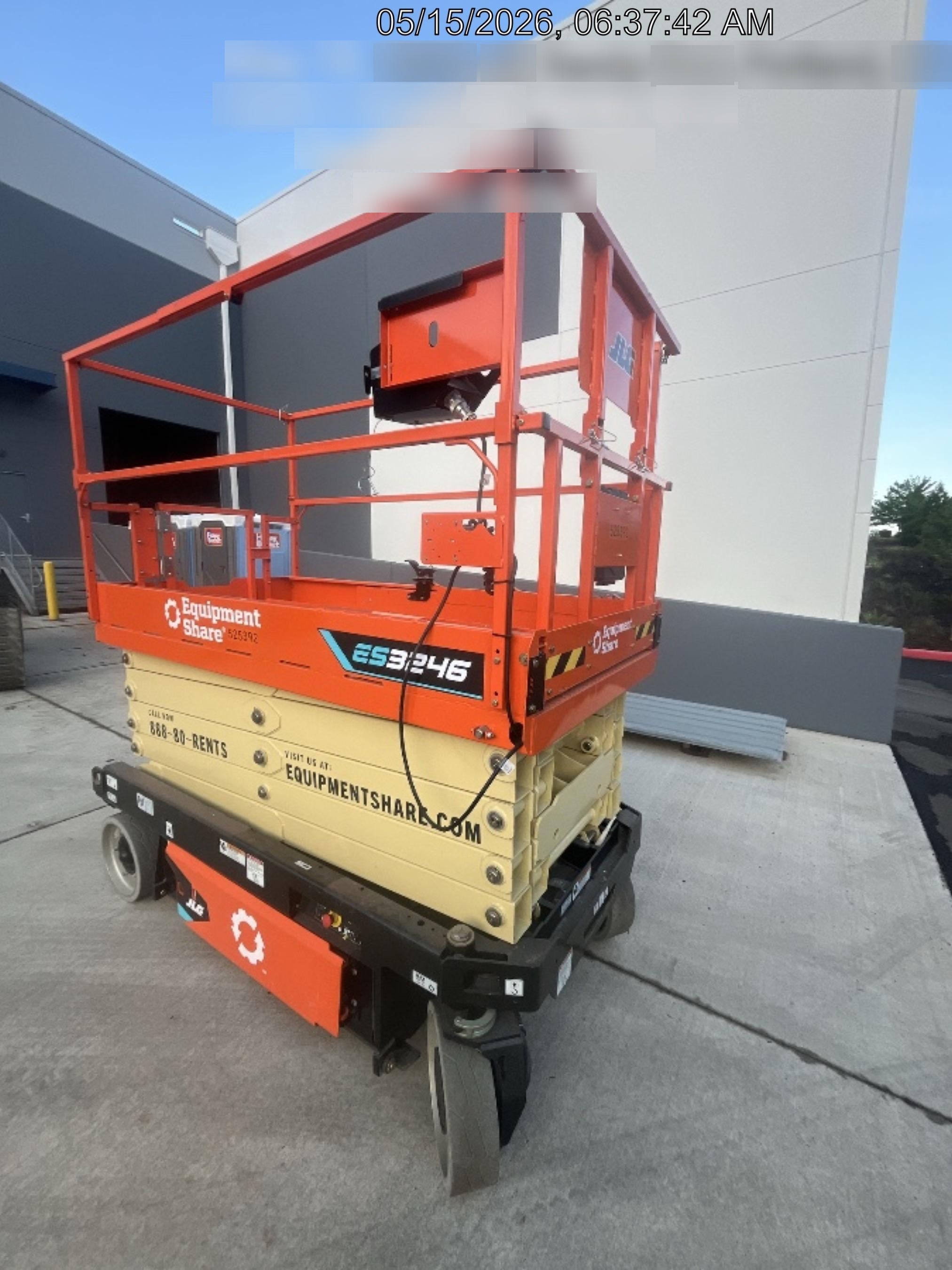 2025 JLG ES3246