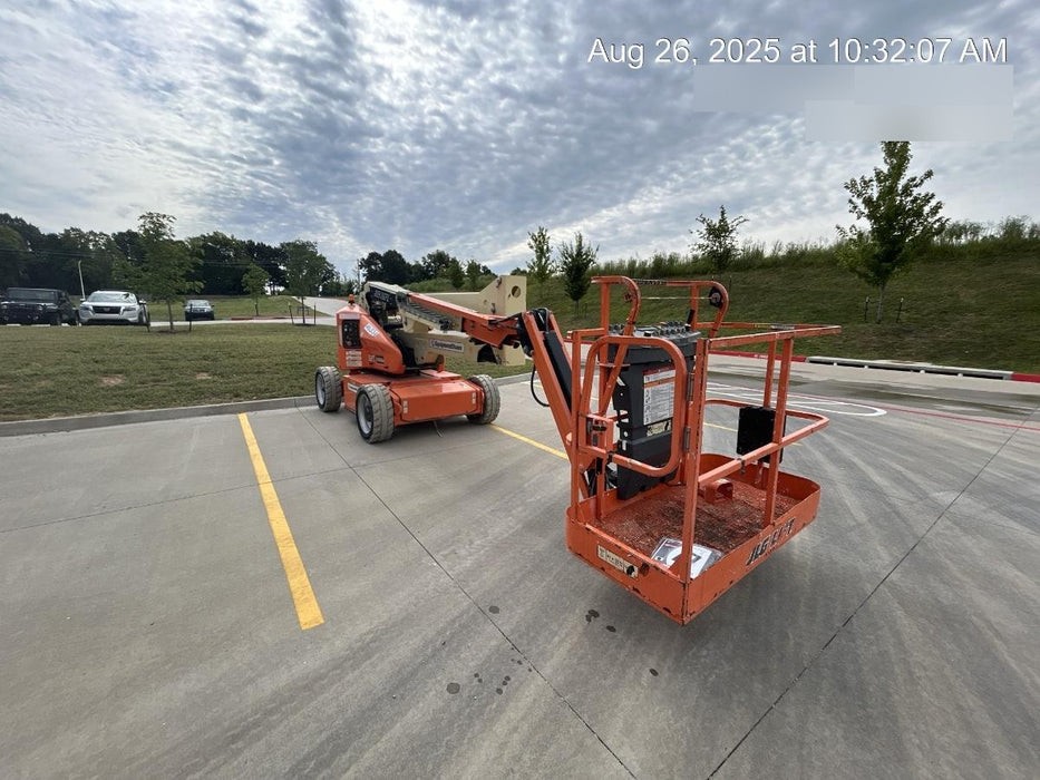 2019 JLG E450AJ