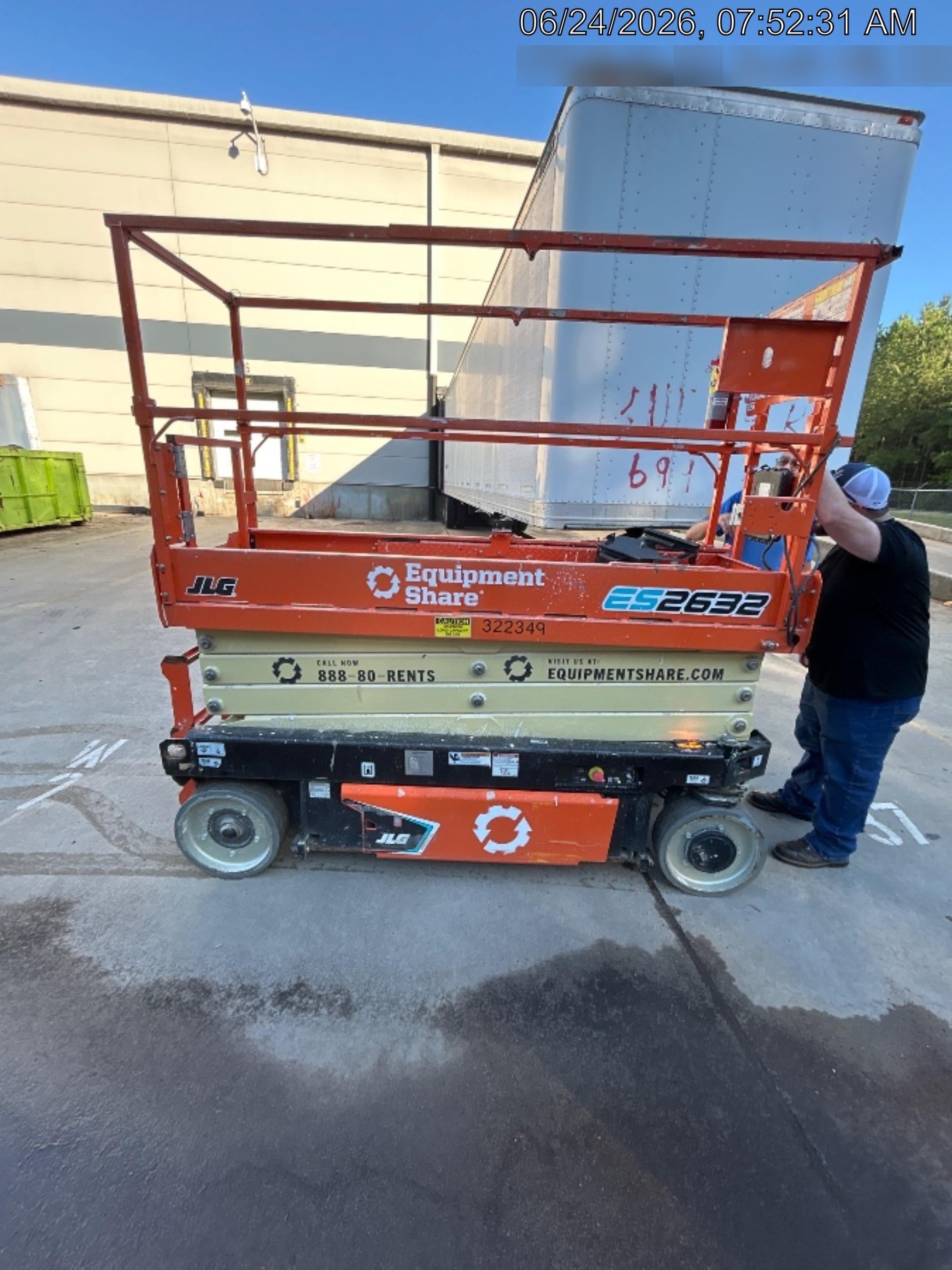 2023 JLG ES2632