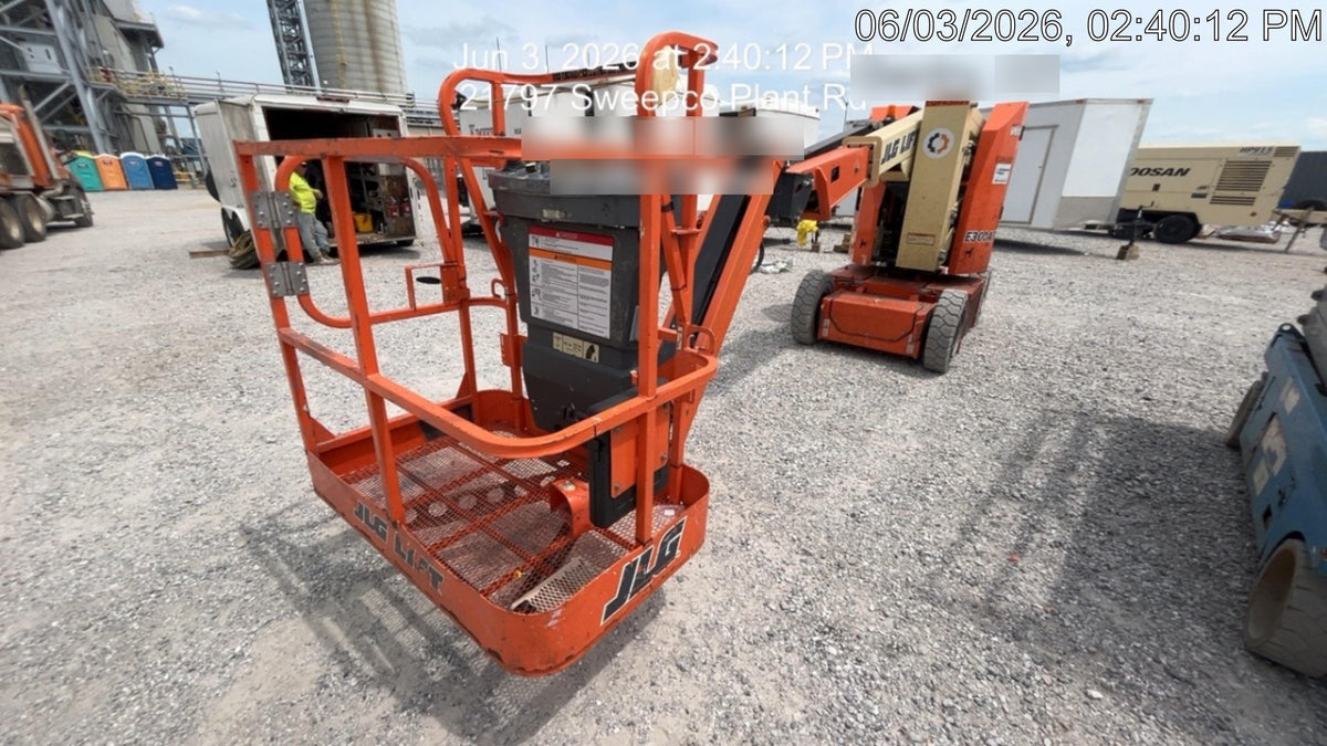 2019 JLG E300AJP