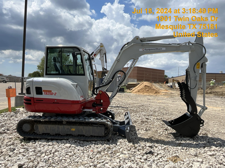 2024 TAKEUCHI TB250-2CR