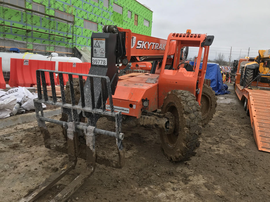 2019 Skytrak 6036 Canopy, Solid Tires, LED Work Lights, Beacon w/50" Carriage, 48" Pallet Forks