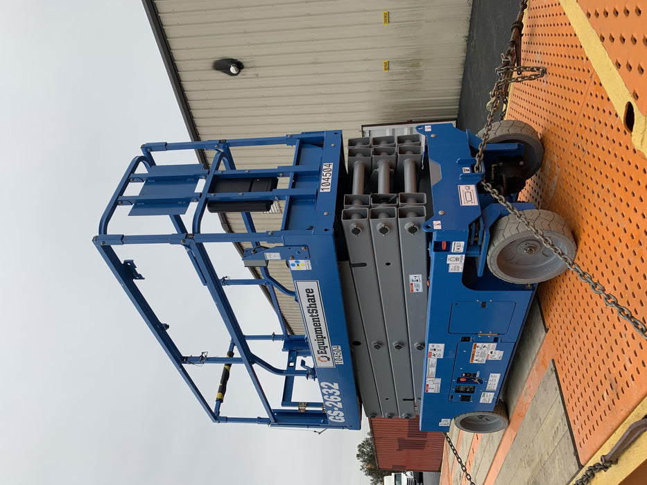 2020 Genie GS-2632 Solid NM Tires, Folding Rails with Half-Height Swing Gate, Beacon