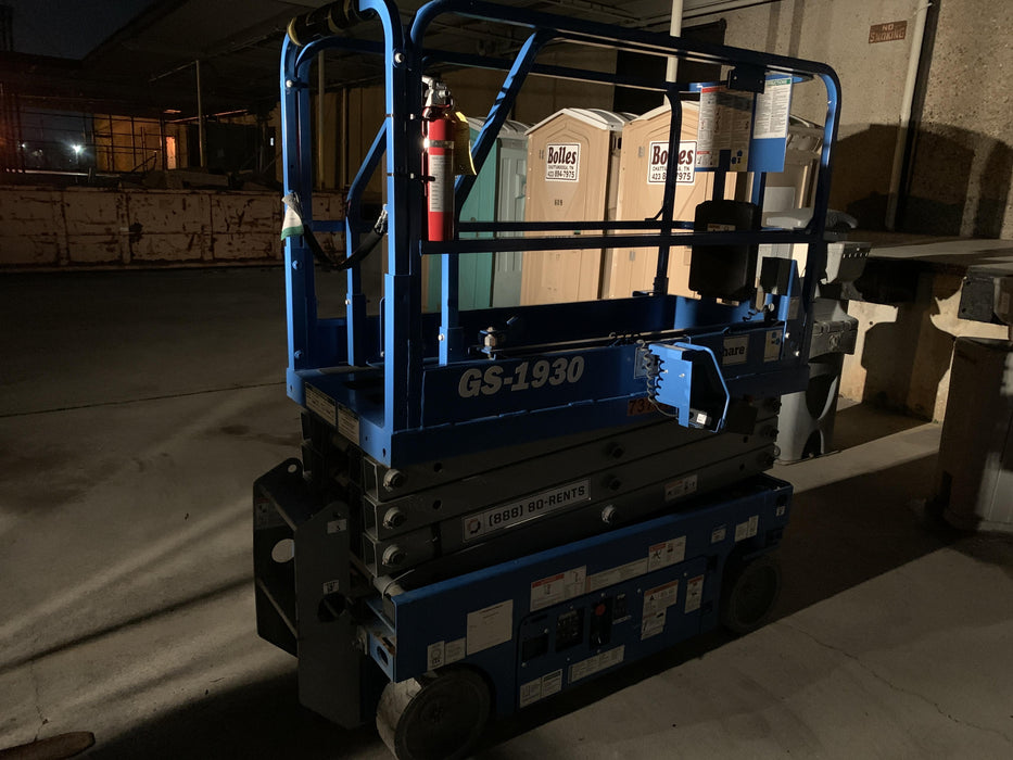 2019 Genie GS-1930 Fixed Rails with Chain Entry