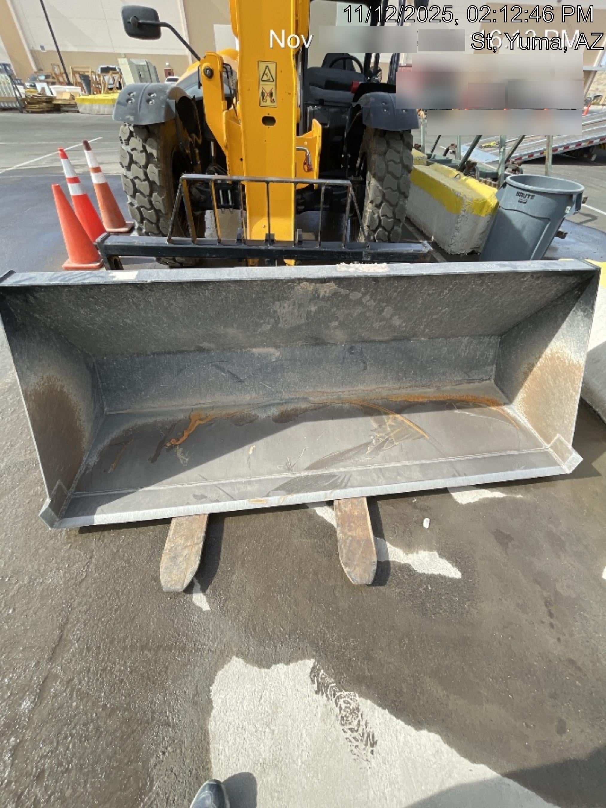 2025 JLG 1001100823