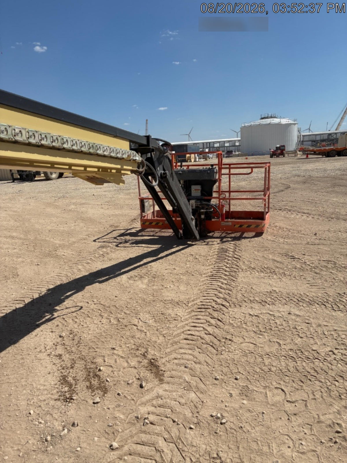 2023 JLG 660SJ