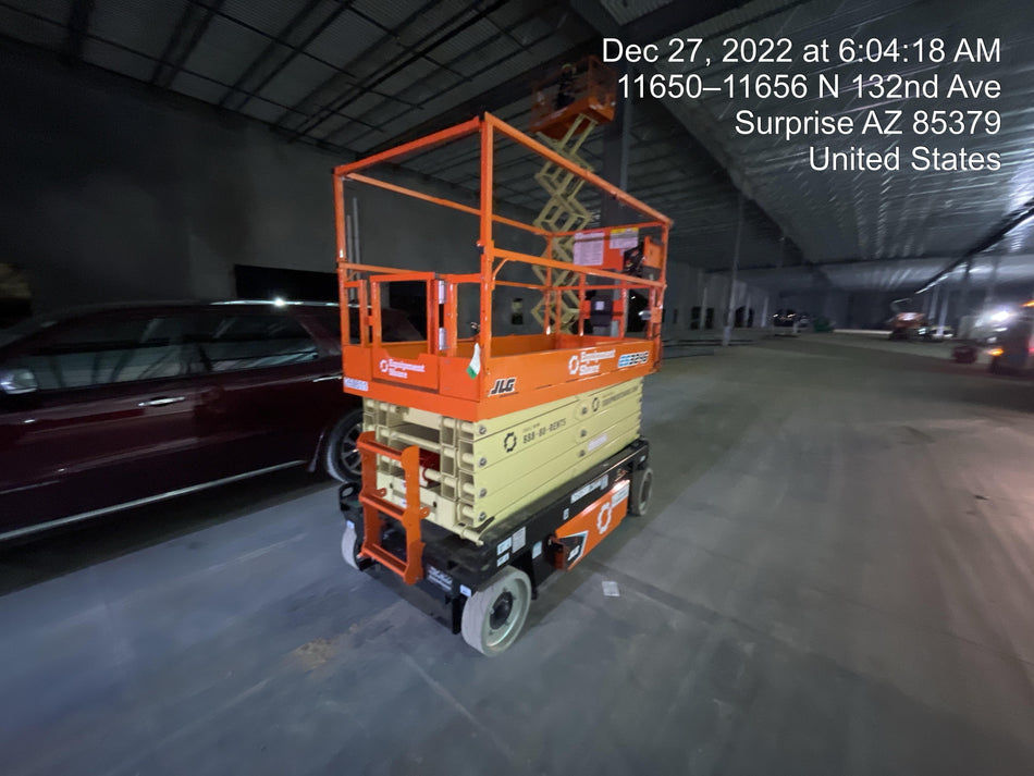 2022 JLG ES3246