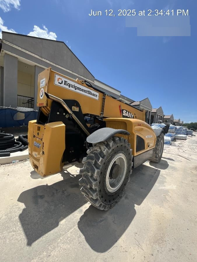 2022 SANY STH1056