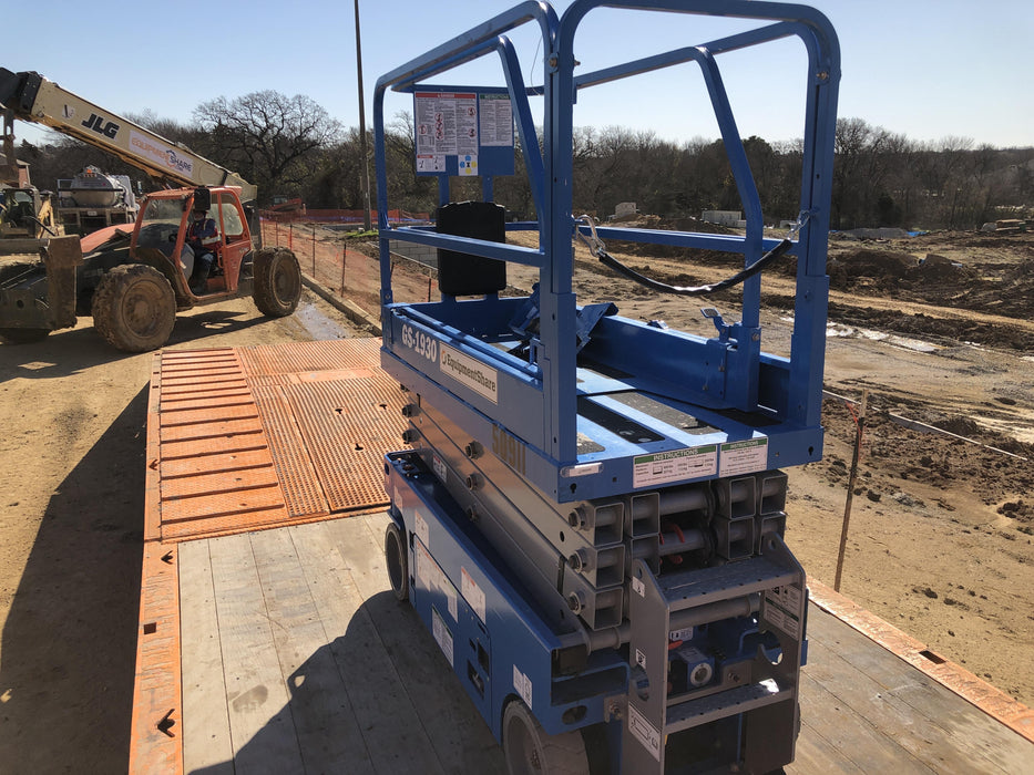 2019 Genie GS-1930 Fixed Rails with Chain Entry