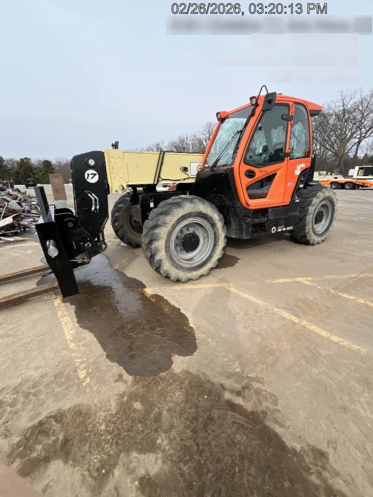 2023 JLG 1732
