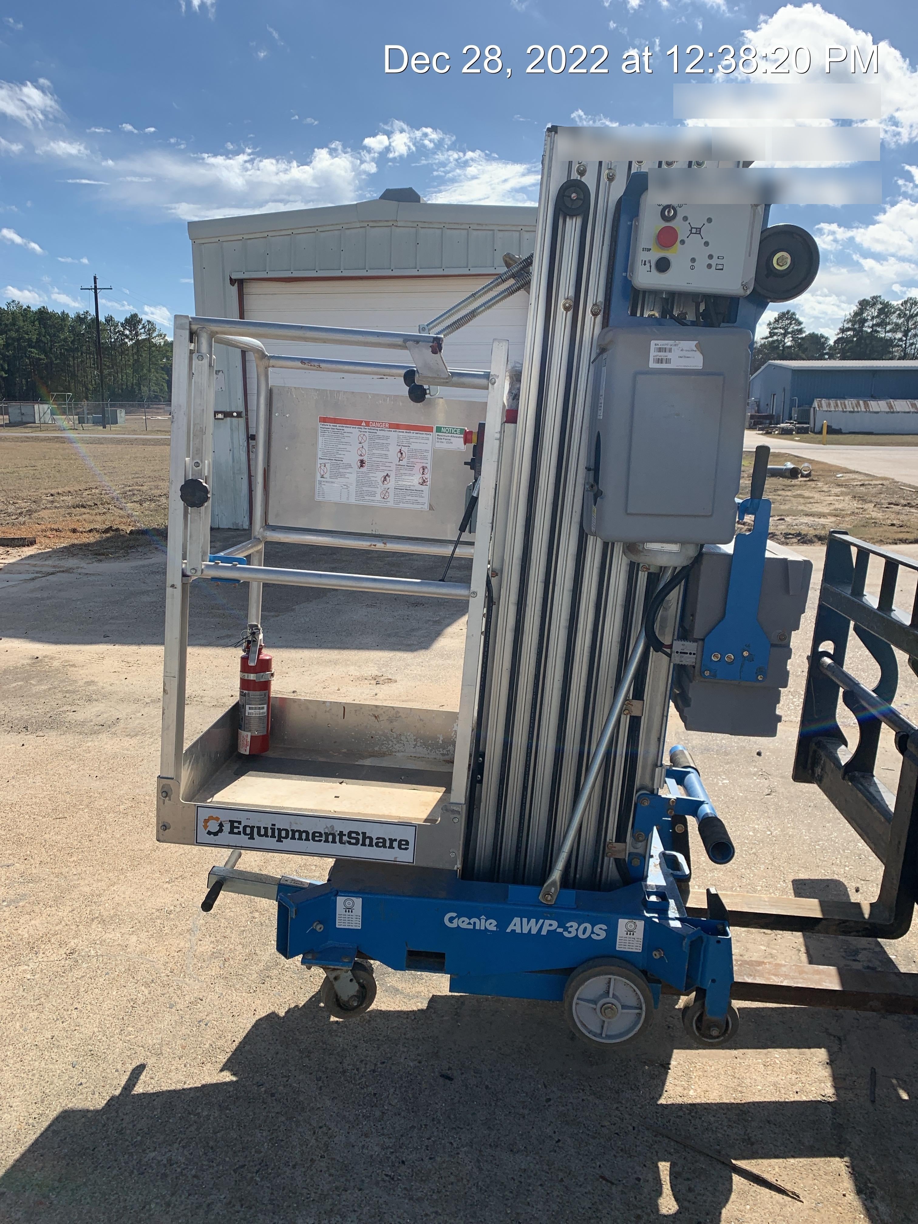 2019 GENIE AWP-30S