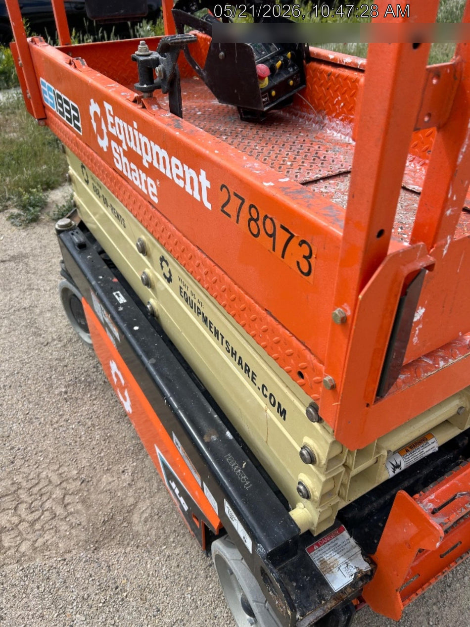 2022 JLG ES1932