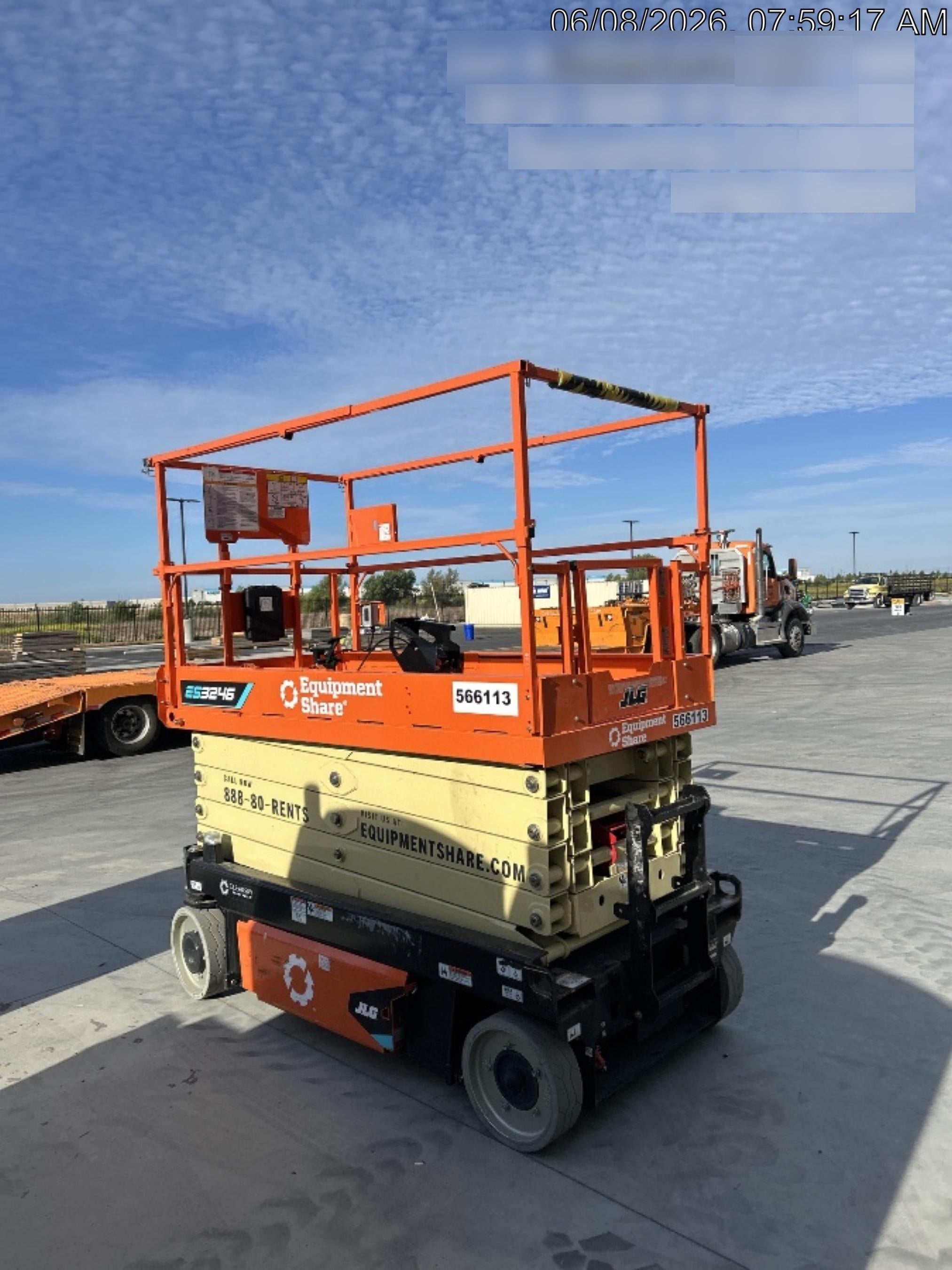 2025 JLG ES3246