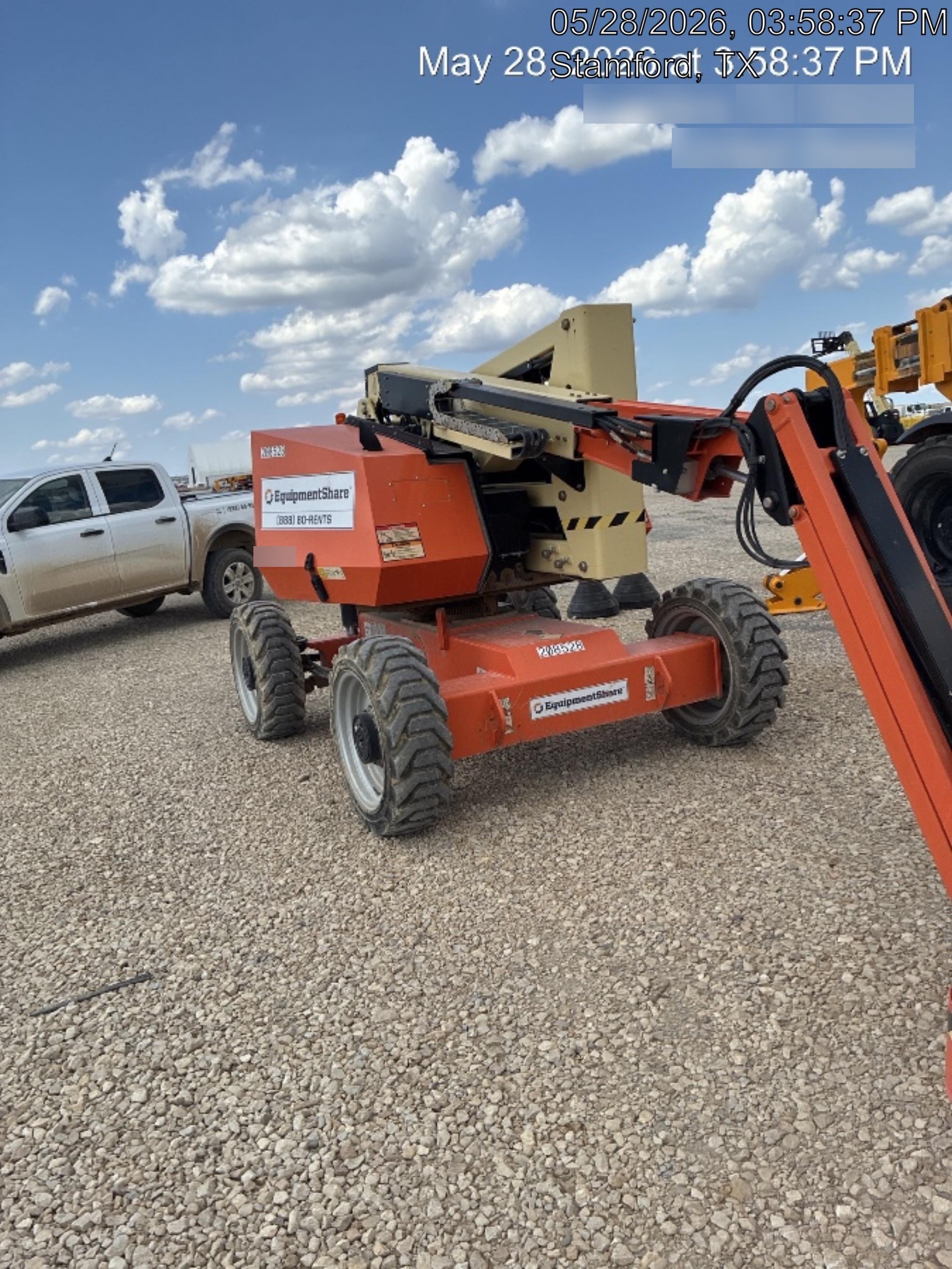 2022 JLG 340AJ