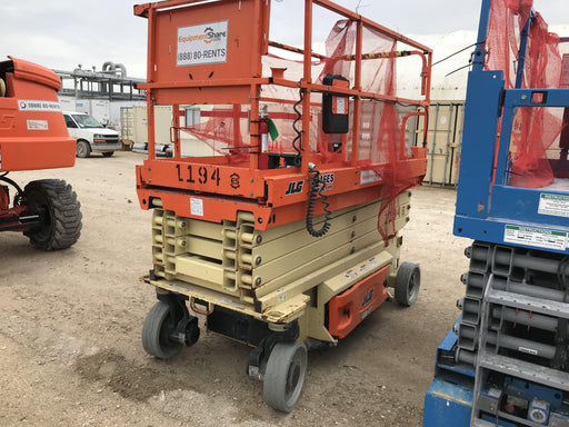 2016 JLG 3246ES