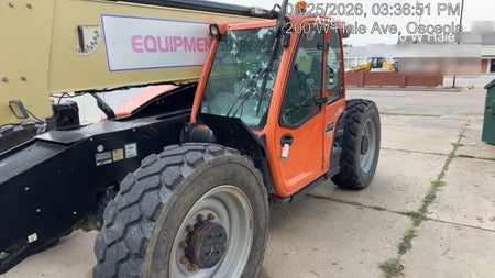 2016 JLG 1055