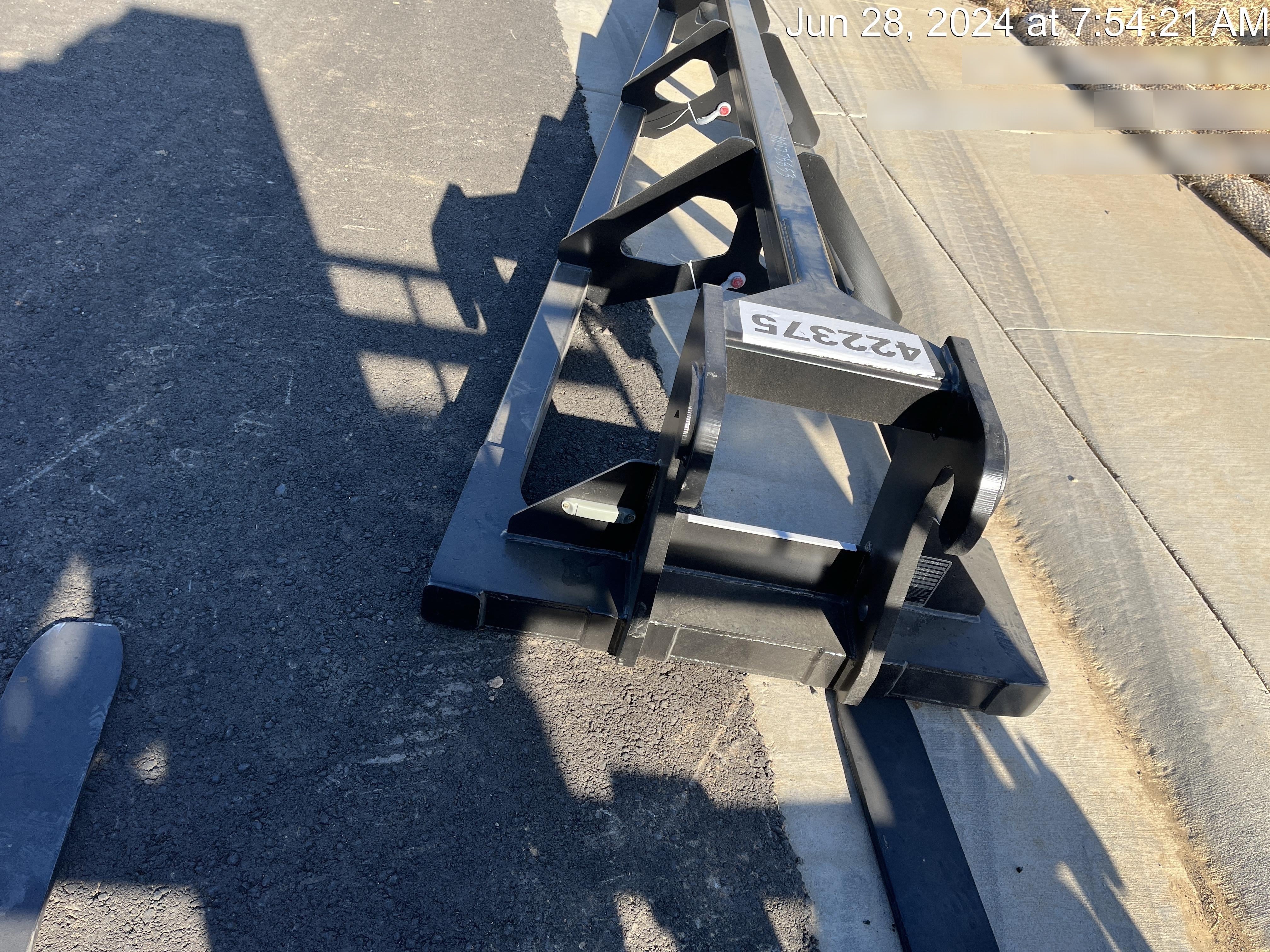 2024 JLG 100275853