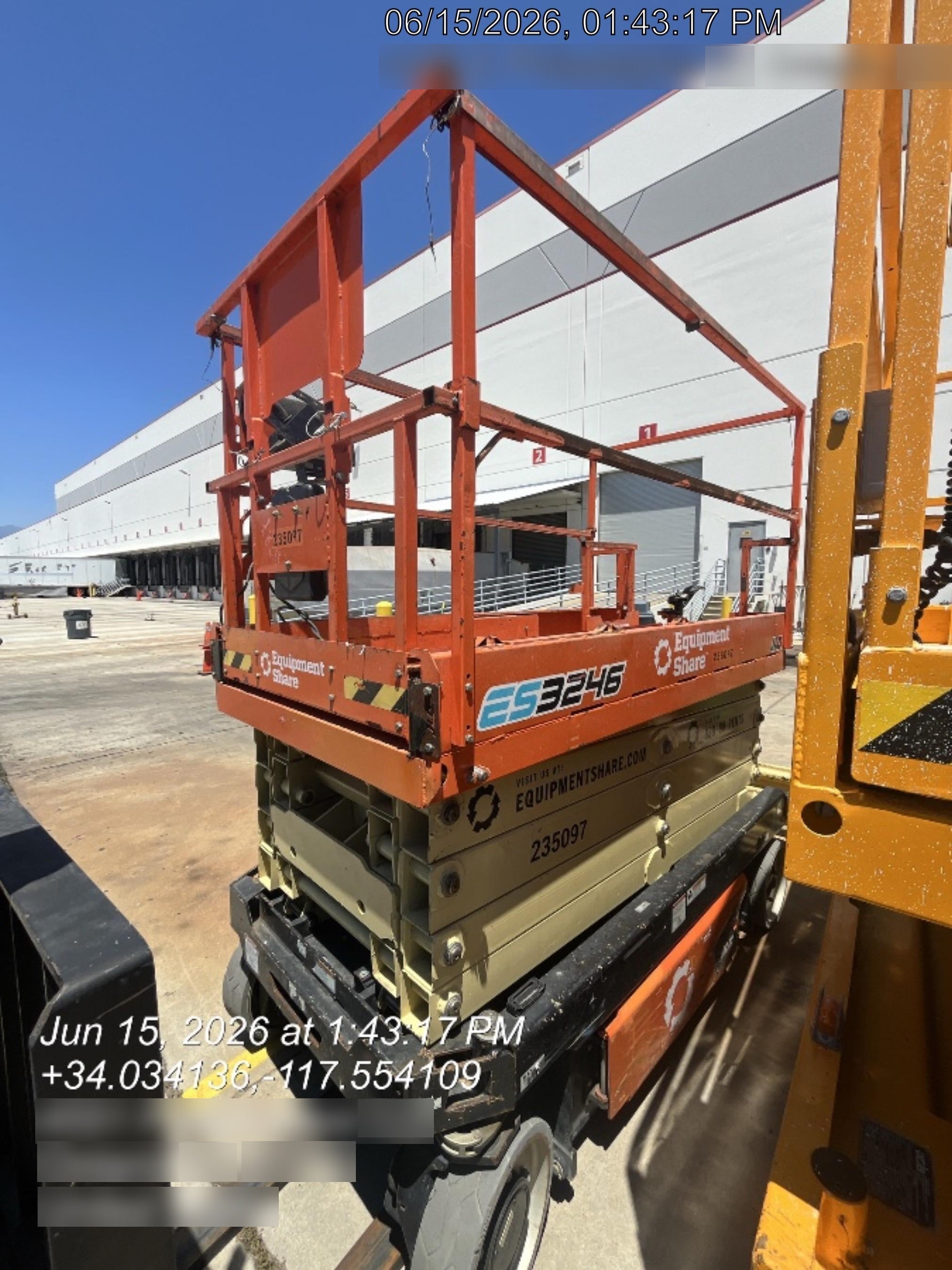 2022 JLG ES3246