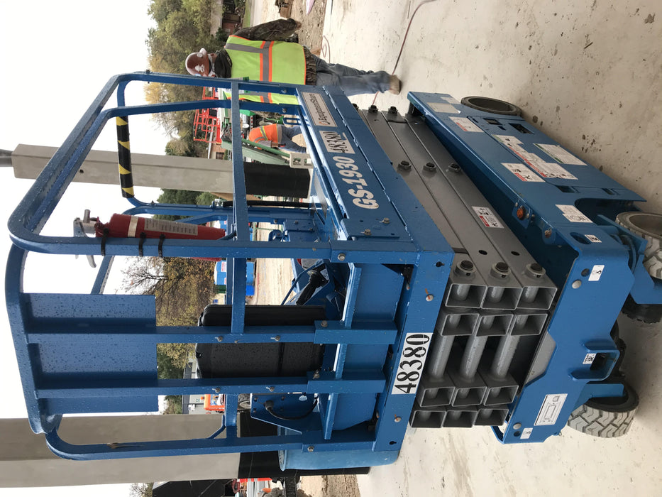 2019 Genie GS-1930 Fixed rails with chain Entry