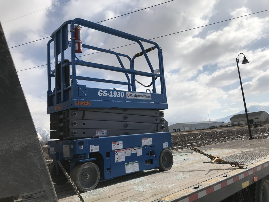 2019 Genie GS-1930 Fixed rails with chain Entry