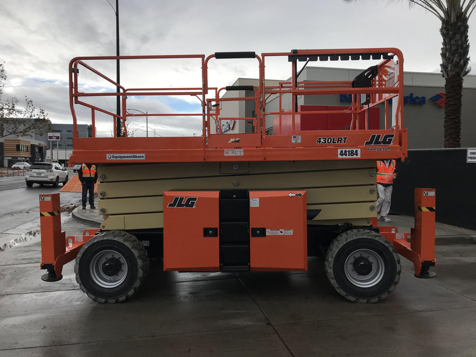 2019 JLG 430LRT