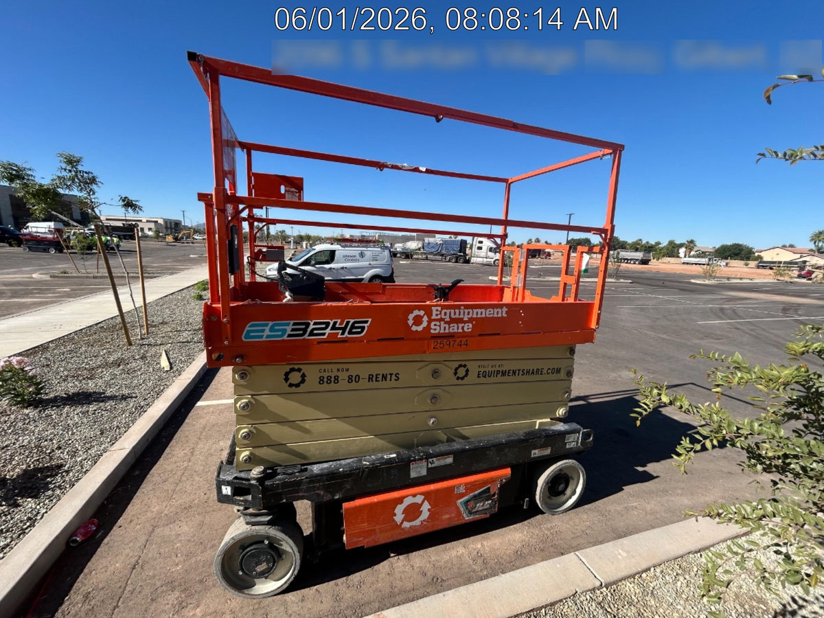 2022 JLG ES3246