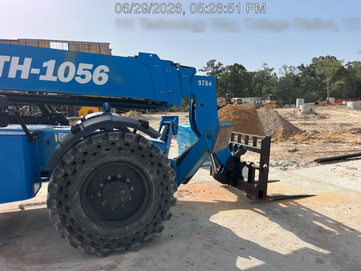 2018 GENIE GTH-1056