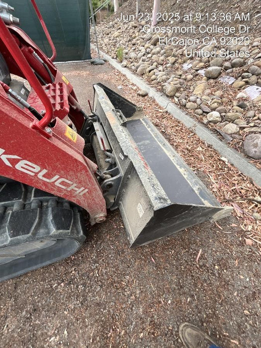 2025 TAKEUCHI 76" Smooth Bucket - Takeuchi