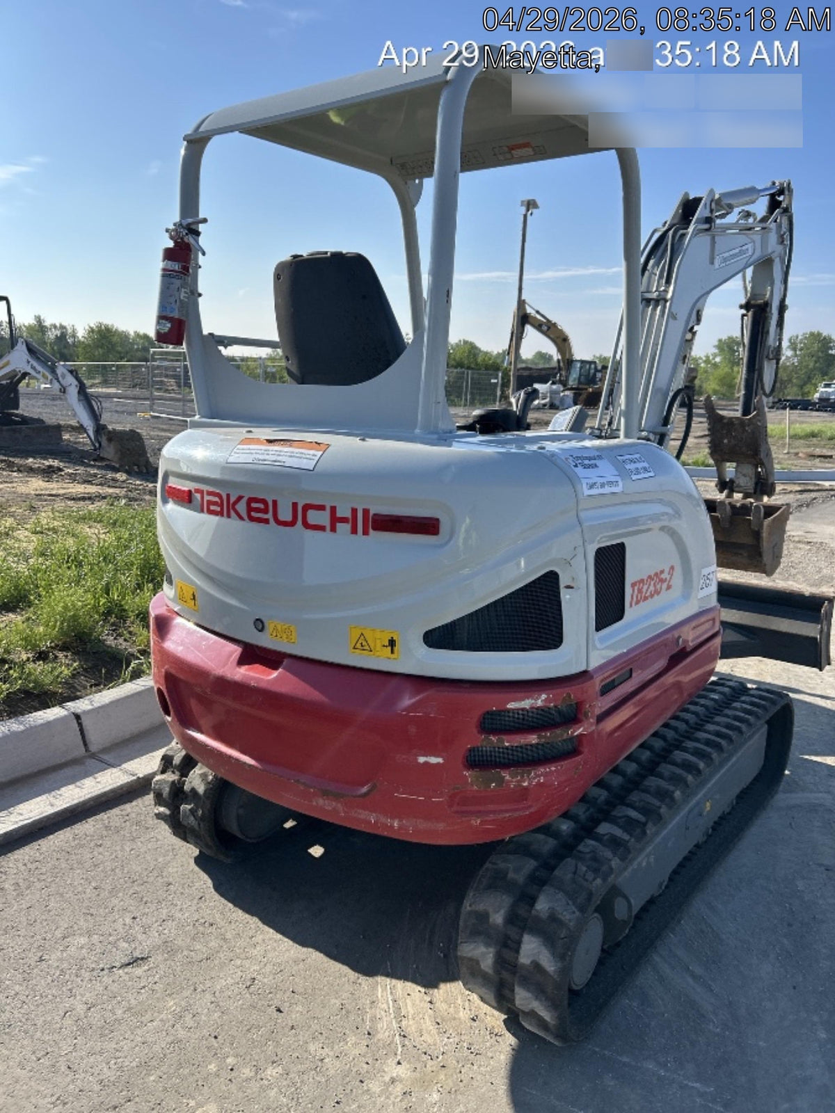 2022 TAKEUCHI TB235-2R