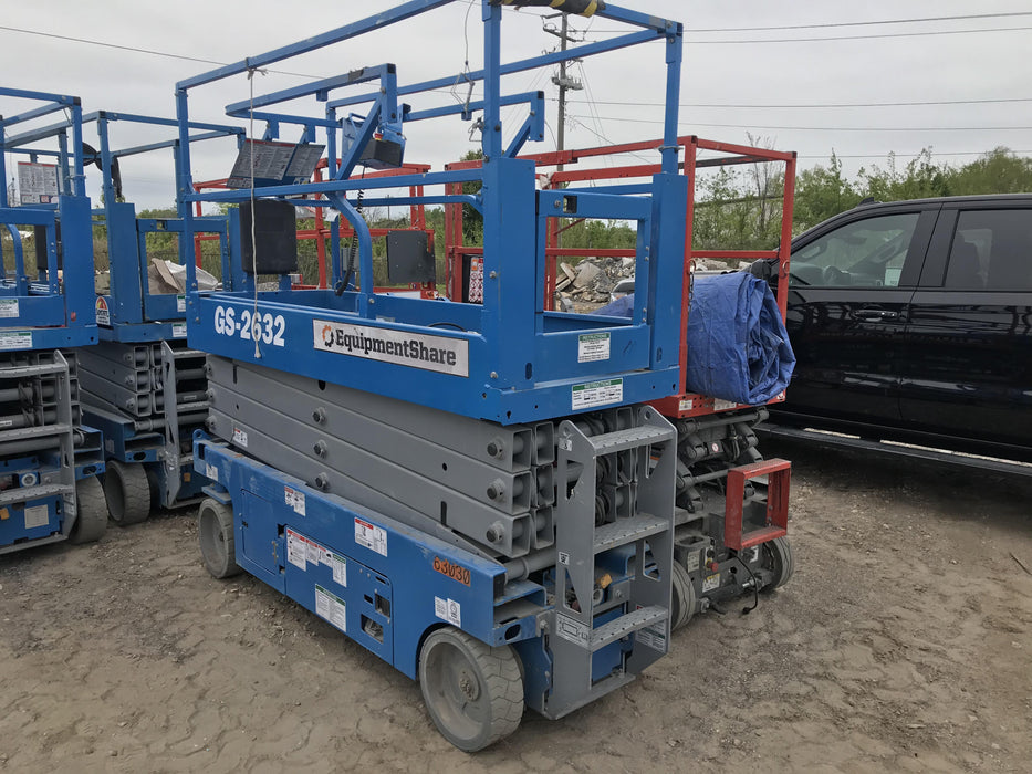 2020 Genie GS-2632 Standard, Folding half height swing gate