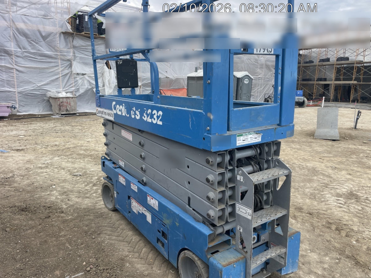2018 Genie GS-3232 Genie GS-3232 w/Folding rails, Half height swing gate